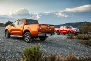 NissanNP300Navara_2016-15-590x394