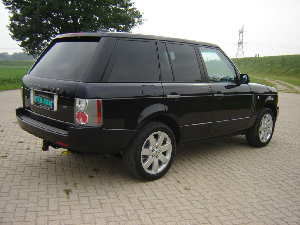 Rechterzijde grijze Range Rover