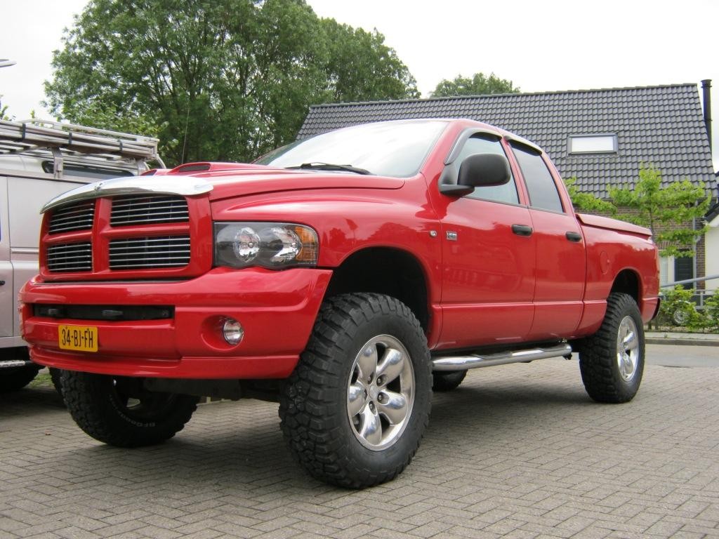 Dodge Ram met 35 inch modderbanden 