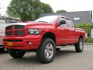 Dodge Ram met 35 inch modderbanden