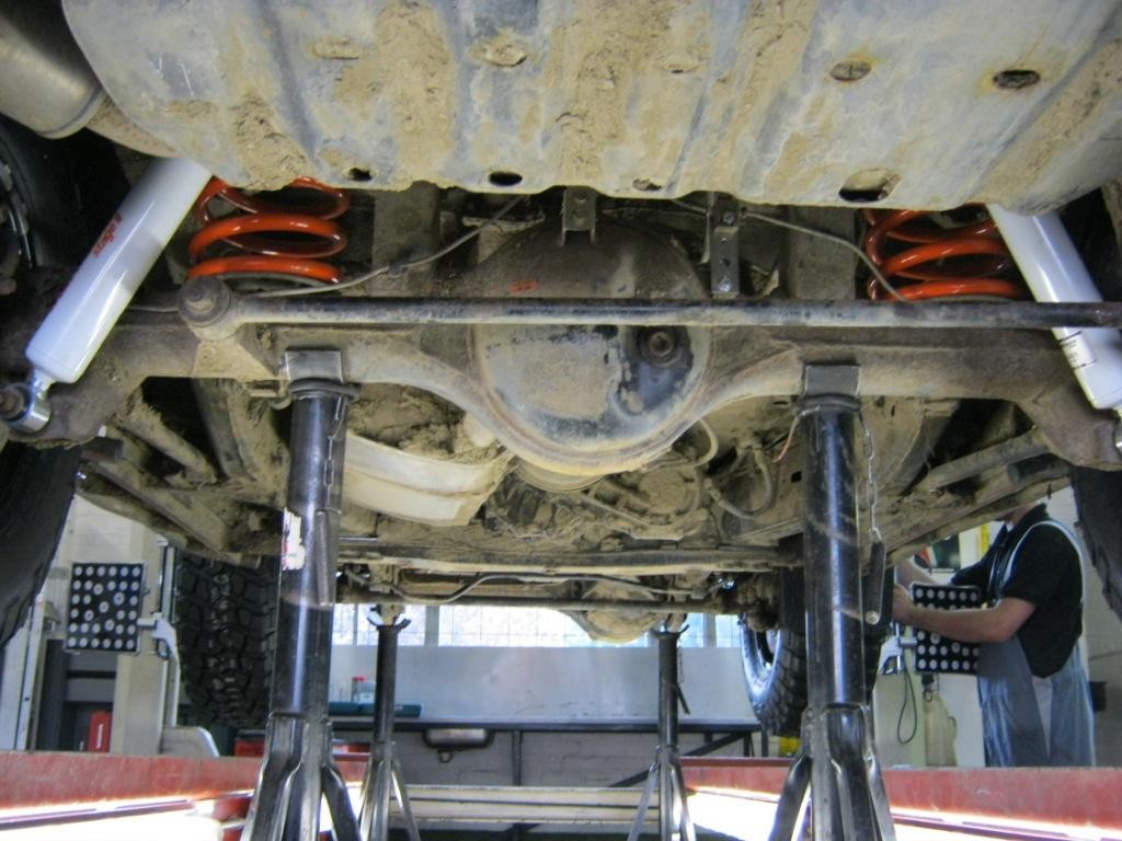 Nissan Patrol GR Y60 suspension lift