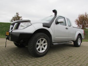 D40 navara lierbumper lier snorkel OME veersysteem