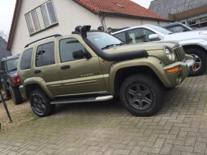 Jeep Cherokee KJ OME verhoging Safari snorkel