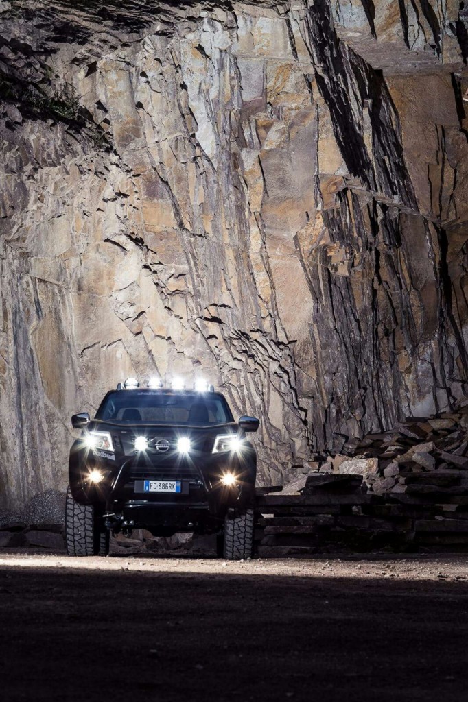 nissan navara NP300 monster uitvoering Beast