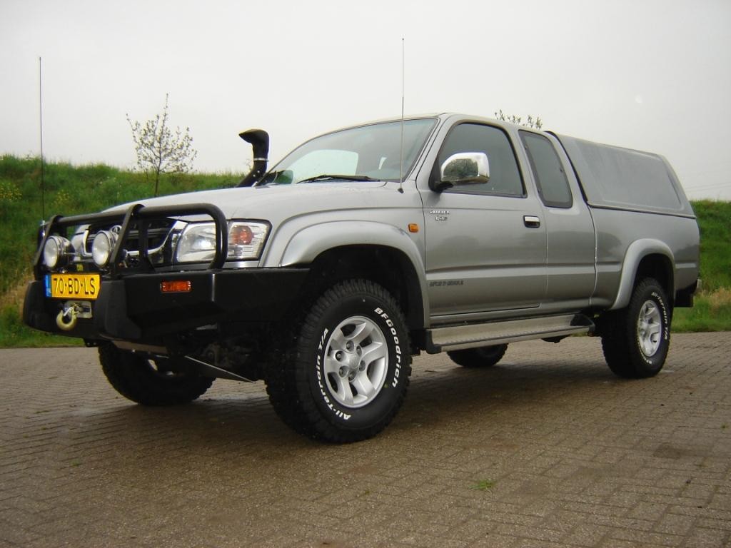 Toyota Hilux specialist Saris 4x4