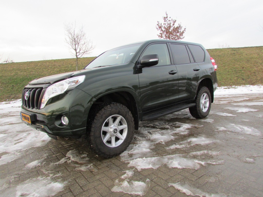 Toyota Landcruiser 150 5-deurs grijs kenteken import importeren bpm vrij