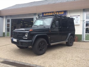 Mercedes G 350 Professional met Frontrunner ladesysteem roofrack