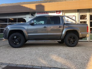 VW Amarok 50 mm bodylift OME veerpakket en AT banden